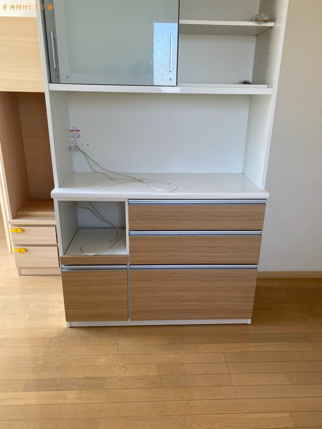 【倉敷市】食器棚、テレビ台、スチールラックの回収・処分ご依頼