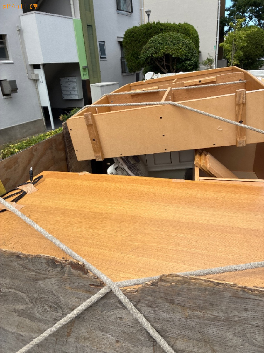 【福岡市城南区】学習机、本棚、扇風機、四段の衣装ケース等の回収