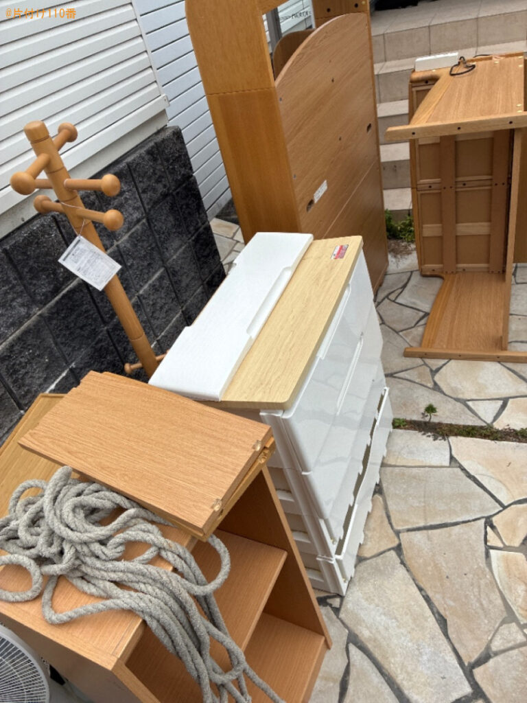 【福岡市城南区】学習机、本棚、扇風機、四段の衣装ケース等の回収