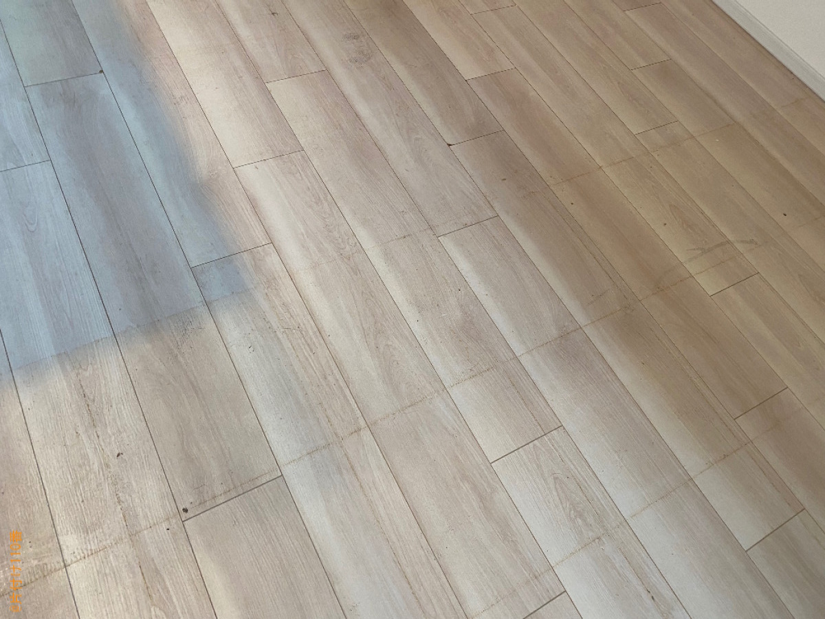 【大阪市福島区】マットを敷いていた際についた粘着の除去作業ご依頼