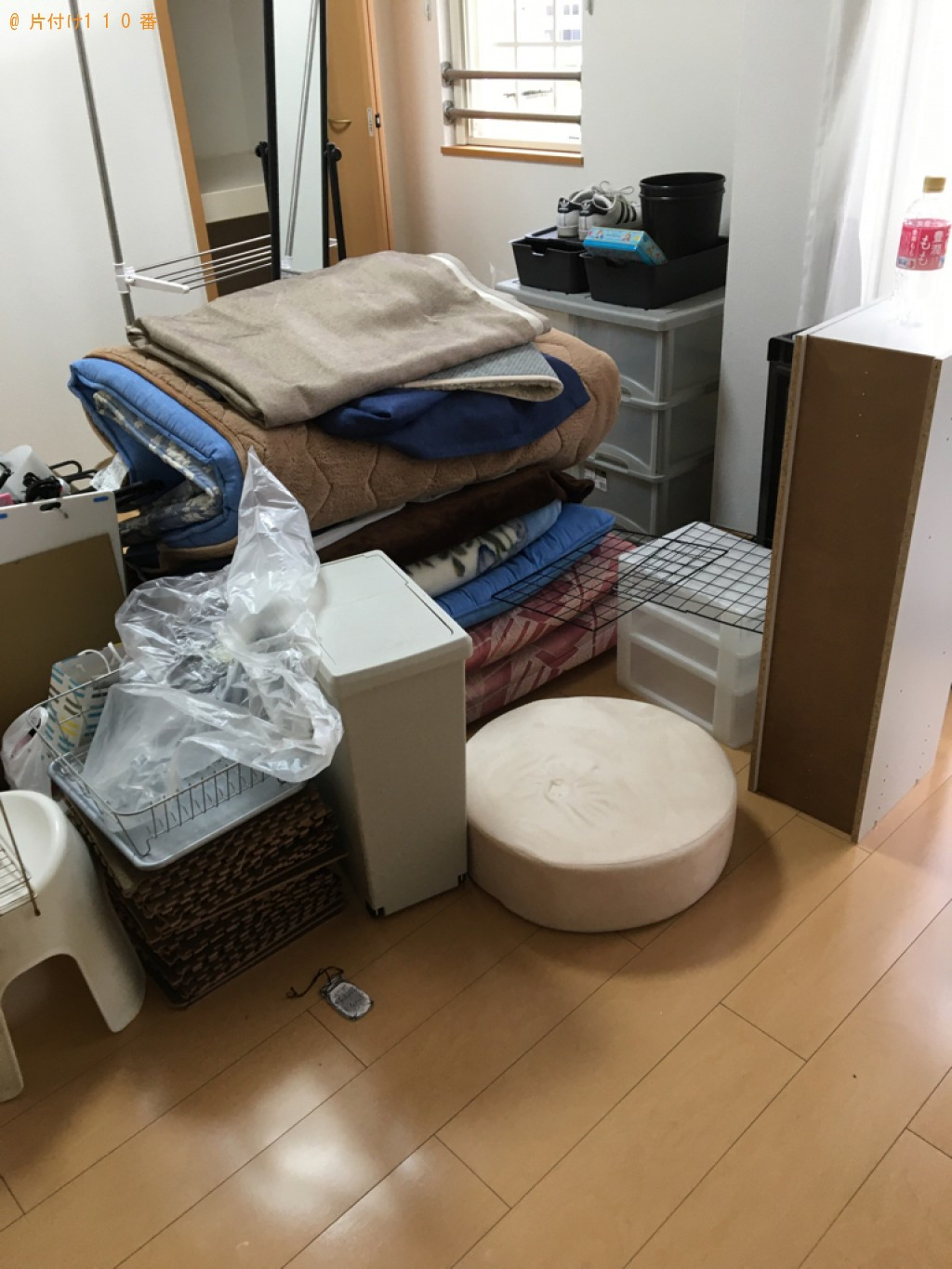 【大垣市】シングルベッド、スタンドミラー、本棚、食器棚等の回収