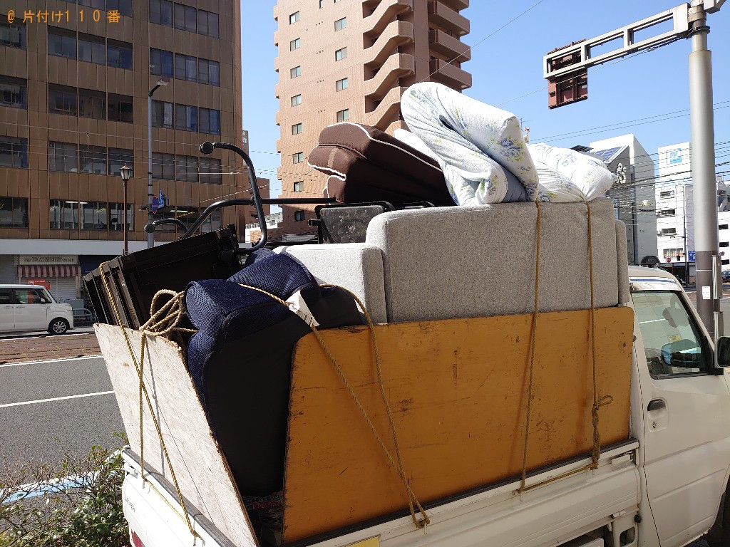 【松山市大手町】二人掛けソファー、カラーボックス、椅子等の回収