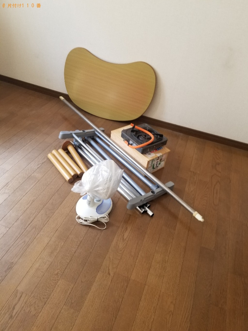 【岡山市北区】ローテーブル、ハンガーラック、椅子、布団等の回収