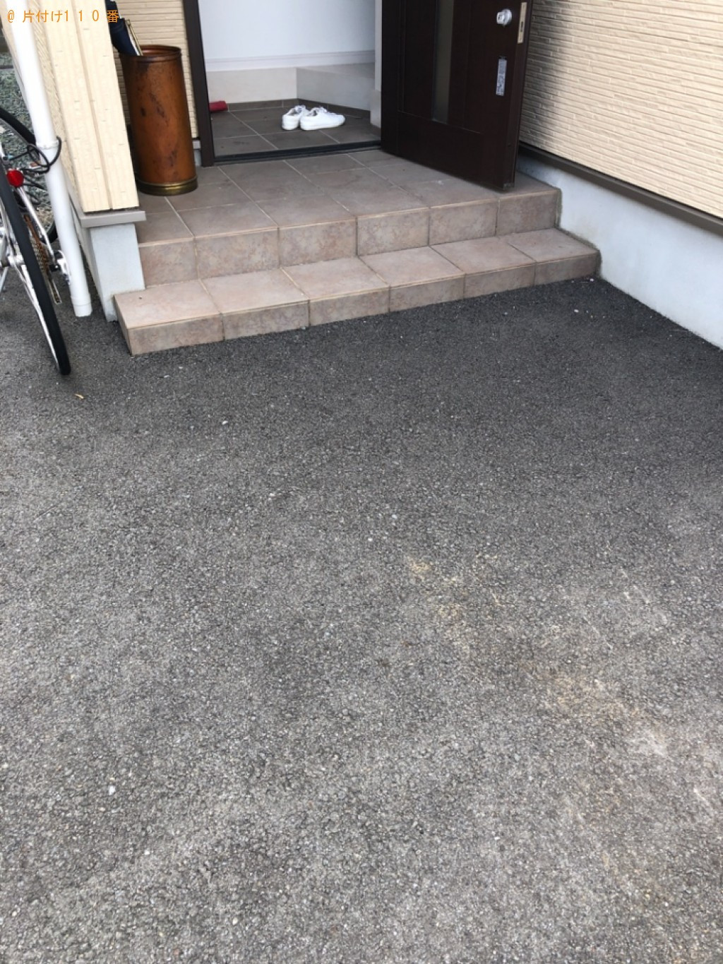 【松山市】戸棚付カウンター、PCデスク、エアロバイク等の回収