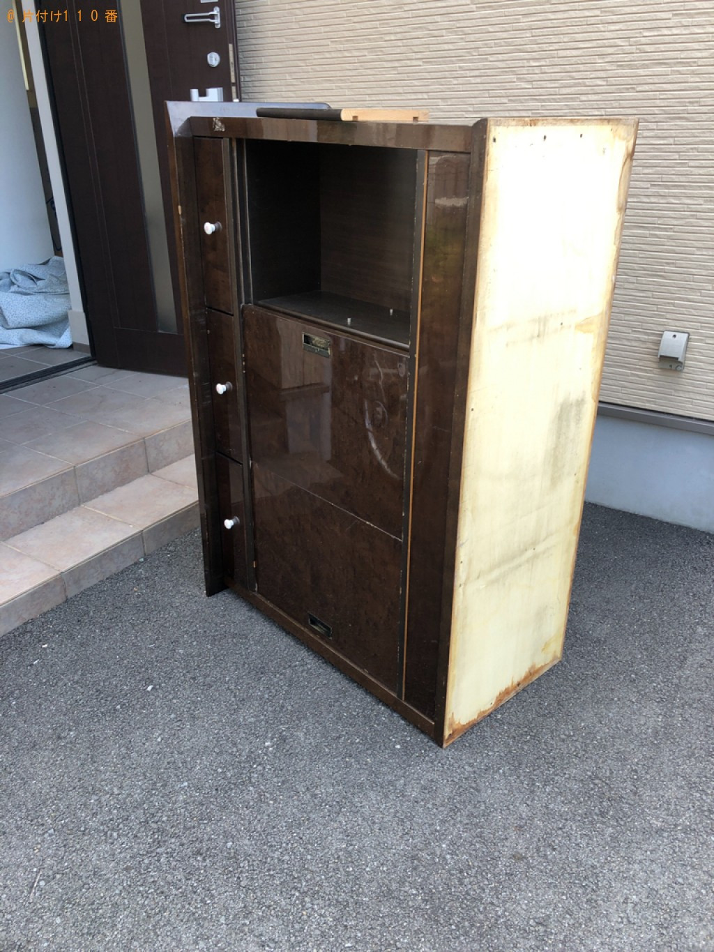 【松山市】戸棚付カウンター、PCデスク、エアロバイク等の回収