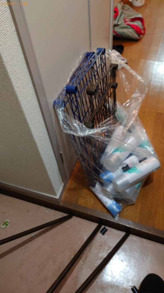 【松山市清水町】洗濯機、スチールラック、寝具、スプレー缶の回収