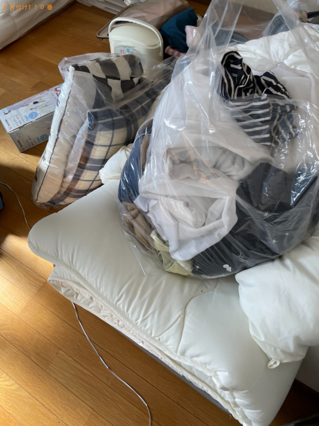 【青森市】パイプ椅子、かご、スチールラック、布団、衣類等の回収