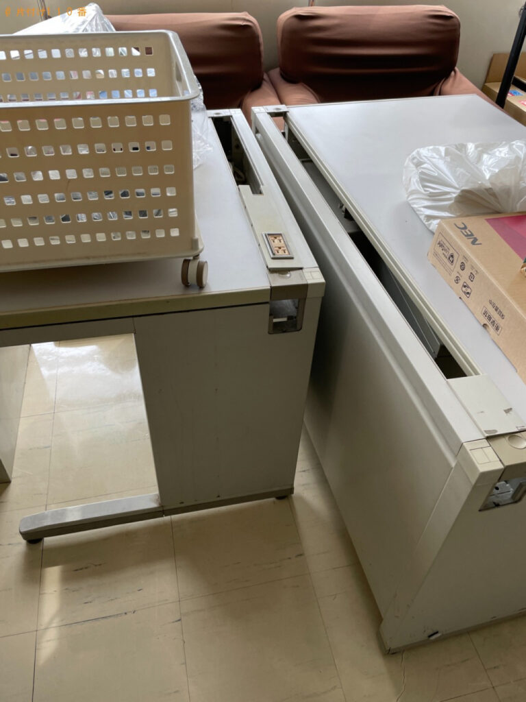 【弘前市本町】デスク、ソファー、がご等の回収・処分ご依頼